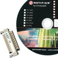 Marchio: NOTIFIER. Articolo: UPDL-AM12 (PKAM-12). PC-Tool - Kit di configurazione per centrale AM12-24. Permette la programmazione dei testi delle zone e delle equazioni CBE per le uscite, dei ritardi e il salvataggio su file.