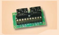 Marchio: VIMO. Articolo: C1RA002. Circuito di interfaccia relè 12Vcc 10A amplificato in corrente per l’accoppiamento di circuiti di uscita a basse correnti tipo open collector, NPN o PNP, che debbano pilotare carichi di potenza. L’unità è composta da due relè indipendenti, con alimentazione comune, ognuno dei quali pilota, tramite contatto di scambio da 10A, il proprio carico. Gli ingressi di comando accettano correnti non inferiori a 2 mA per il comando positivo e 0.5 mA per il comando negativo. Disponibile anche nella versione con 2 relè a 24Vcc (C1RA002). Dimensioni 72x50 mm. Tensione di lavoro max 27,6Vcc. Corrente assorbita max 18mA +/-10% per circuito. 
