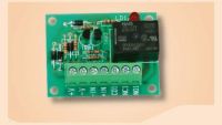 Marchio: VIMO. Articolo: C1RA006. Circuito di interfaccia relè 12Vcc 10A amplificato in corrente per l’accoppiamento di circuiti di uscita a basse correnti tipo open collector, NPN o PNP, che debbano pilotare carichi di potenza. L’unità è composta da un relè che pilota, tramite contatto di scambio da 10A, il proprio carico. Gli ingressi di comando accettano correnti non inferiori a 2 mA per il comando positivo e 0.5 mA per il comando negativo. Supporti autoadesivi di fissaggio inclusi (modelli C1RA005S e C1RA006S). Disponibile anche nella versione con relè a 24Vcc (C1RA006). Tensione di lavoro max 27,6Vcc. Corrente assorbita max 18mA +/-10% per circuito. Corrente per contatto max 10A 28Vcc/120Vca.
