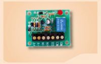Marchio: VIMO. Articolo: C1RA012S. Circuito di interfaccia relè 12Vcc 3A amplificato in corrente per l’accoppiamento di circuiti di uscita a basse correnti tipo open collector, NPN o PNP, che debbano pilotare carichi di potenza (max 3A). L’unità è composta da un relè che pilota, tramite contatto di scambio da 3A, il proprio carico. Gli ingressi di comando accettano correnti non inferiori a 0,5 mA per il comando negativo e 1 mA per il positivo. Supporti autoadesivi di fissaggio inclusi (modelli C1RA011S e C1RA012S). Disponibile anche nella versione con relè a 24Vcc (C1RA012). Dimensioni 50x40 mm. Tensione di lavoro max 27,6Vcc. Corrente assorbita max 23mA +/-10% per circuito. Corrente per contatto max 3A 28Vcc/120Vca. Con supporti distanziali autoadesivi.