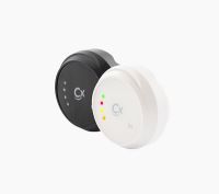 Marchio: COMBIVOX. Articolo: EXTRO NERO. Lettore chiave di prossimità per applicazioni indoor/outdoor (IP55). Altoparlante integrato per messaggi di segnalazione audio. Dotato di antenna ricevente omnidirezionale ad alta portata della lettura Tag. 4 led (verde, rosso, giallo e arancio) con possibilità di associare a ciascun led una funzione a scelta tra inserimento/disinserimento di una o più aree, attivazione comando, memoria allarme e anomalia sistema. Programmazione chiave con associazione di una funzione differente per inseritore.
