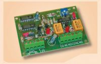 Marchio: VIMO. Articolo: C1COMODEM. Circuito a due relè temporizzati. Il primo relè, ricevuto il comando, entra in funzione per un periodo programmabile da un minimo di 70 secondi ad un massimo di 350 secondi. Al termine del periodo impostato, entra in funzione il secondo relè per 2.5 secondi. Durante il periodo di funzionamento del primo relè, è possibile resettare il circuito con un comando esterno. C1COMODEM risulta indispensabile, ad esempio, in quegli impianti dove si debbano dare due distinte segnalazioni, avendo a disposizione una sola linea telefonica. Tensione di lavoro max 13.8 Vcc. Temporizzazione primo relè da 70 a 350 sec. Temporizzazione secondo relè 2.5 sec. Corrente assorbita a riposo 1 mA ±10%. Corrente assorbita in allarme 32 mA ±10%. Corrente per contatto max 1A 28Vcc/0.3A 120Vca. Dimensioni 92x65 mm. 