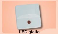 Marchio: VIMO. Articolo: KRO110LG. Serie di segnalatori ottici ed ottico acustici per impianti antintrusione e rilevazione incendio. Led di segnalazione da 10 mm o 20 mm con ampia visibilità frontale e laterale. Disponibile con buzzer fi sso o intermittente ed anche nella versione per rivelatori di fumo analogici. Colore rosso, giallo o verde. Dimensioni 80x80x20 mm. 12Vcc 13mA / 24Vcc 14mA F/L no Giallo 10 mm.