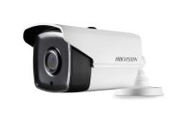 Marchio: HIKVISION. Articolo: DS-2CC12D9T-IT3E. Telecamera Bullet Turbo HD-TVI 1080P PoC.af Ottica fissa 6mmDi tipo Day&Night con filtro IR meccanicoWDR 120dBIn contenitore per esterno IP67IR EXIR 2.0 sino a 40mSensore CMOS 2MP a scansione progressivaSensibilità 0.003 Lux F1.2, con AGC attivoShutter 1/25s a 1/50000sOttica fissa 6mmSupporta DNR, Eclipse, Slow Shutter, Mirror, Defog, Defect Pixel Correction, dati Up to Coax su uscita TVIUscita video HD e CVBSCompleta di staffa regolabile su tre assishutterAlimentazione 12Vdc/PoC.af 4WTemperatura di esercizio da -40°C a +60°CDimensioni 86.7 mm × 81.6 mm × 226 mm