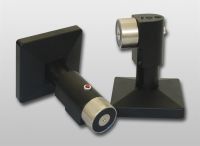 Marchio: COOPER. Articolo: 1370-15-D. Elettromagnete da 50 Kg per installazione a pavimento con staffa da 15 cm, completo di pulsante di sgancio e alimentato a 24 Vcc.