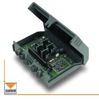 Marchio: CARDIN. Articolo: RCS435128. Ricevitore modulare a 4 canali in cassetta. Caratteristiche tecniche: • Ricevitore a 4 canali (1 strip in dotazione); • Alimentazione 12/24 Vca/Vcc; • Contenitore esterno in ABS; • Dimensioni (LxHxP): 139x115x44mm; • Grado di protezione IP 55. 