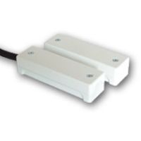 Marchio: COOPER. Articolo: 1023-N. Contatto magnetico per interni ed esterni a vista con un elevato grado di sicurezza. È stato realizzato in un contenitore metallico di dimensioni molto ridotte unendo praticità di installazione all’estetica gradevole. Ideale per installazioni in banche, centri commerciali ed edifici pubblici. È dotato di protezione contro effrazione, meccanica, elettrica e magnetica. Non necessita di scatole di derivazione considerato che le connessioni vengono effettuate all’interno mediante morsetti. Ogni modello è dotato di tamper contro l’apertura del coperchio e la sua struttura ad ‘ombrello’ che si appoggia su un microinterruttore fa in modo di eliminare qualunque tipo di manomissione meccanica. L’alloggio del dado di fissaggio all’interno del contenitore è predisposto per accettare pressafili o pressatubi da 16 mm (in dotazione è fornito un pressafilo plastico M 16) fino a 10 mm di diametro del cavo. Protezione antistrappo tramite microinterruttore sia sulla parte reed che sulla parte magnetica.  