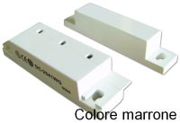 Marchio: DIAS. Articolo: DC2541WG/M. Contatto N.C. portata mm 31, terminali a vite nascosti, fissaggio con 2 viti e autoadesivo. Colore marrone.