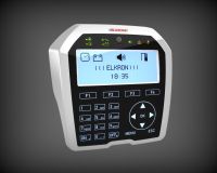 Marchio: ELKRON. Articolo: KP500D/P. Tastiera remota capacitiva con display OLED e lettore di PROX integratoTastiera con frontale in vetro temprato, tecnologia “SoftTouch” e display OLED.C onsente di comandare e programmare i sistemi della serie 500, dispone di un lettore dichiavi di prossimità (utilizzabile solo con la centrale MP516M/TG), di 1 ingresso ausiliareprogrammabile e di un microfono per l’ascolto ambientale.Frontale in vetro temperatoTasti ad effetto capacitivo retro illuminatiDisplay grafico in tecnologia OLED con regolazione luminositàSegnalazioni tramite icone graficheLettore di prossimità integrato per chiave DK302 ingressi ausiliari a bordo programmabiliSensore di avvicinamentoDimensioni (H x L x P): 160 x 130 x 23,5 mm