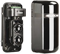 Marchio: ELKRON. Articolo: EL60RT 2PH/120. Barriera IR da interno/esterno>> Alimentazione: 10 – 30 Vcc>> Portata interna nominale 120 m, esterna 60 m>> Assorbimento: 90 mA (la coppia)>> Sistema di rilevazione: Raggi infrarossi modulati>> Uscita relè di allarme: Contatto NC>> Uscita relè di tamper: Contatto NC>> Disqualifica: Si con uscita open collector>> Temperatura di esercizio: -25°(con riscaldatore)+65°C>> Grado di protezione: IP65>> Dimensioni (L x H x P) mm: 80 x 180 x 75