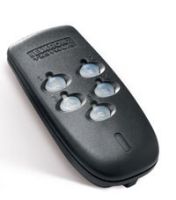 Marchio: ELKRON. Articolo: TX31WL/5. Telecomando a 5 tasti integralmente programmabili.Telecomando a 5 tasti con relativi LED bicolori, integralmente gestito a microprocessoreTutte le funzioni associate ai tasti (fino a 2 per tasto) e ai LED sono programmabili dalla centrale WL31. Ciascun tasto può essere inoltre personalizzato con etichette colorate, per rendere agevole e intuitiva la scelta del comando associato, e i LED bicolori forniscono una risposta visiva diretta ai comandi. L’acquisizione da parte della centrale avviene con parametri predefiniti.La portata radio del telecomando è di 150 metri in aria libera e le comunicazioni radiocon la centrale WL31 utilizzano la Reply Technology®. L’alimentazione è fornita da una pilaal litio da 3V, a lunga durata, sostituibile dall’utente