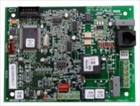 Marchio: HONEYWELL. Articolo: E062-01. Selezionatore telefonico digitale per la trasmissione degli allarmi e degli stati del sistema al ricevitore digitale ADEMCO AD-685 in protocollo CONTACT ID. E' inoltre l'interfaccia telefonica da collegare alla centrale per poter effettuare la teleas sistenza attraverso una linea telefonica commutata ed il programma GALAXY GOLD, permettendo all'installatore ed alle persone autorizzate la diagnosi a distanza della centrale, la modifica dei parametri di programmazione e, attraverso la tastiera, l'eventuale gestione dell'impianto. Collegamento sul bus RS-485 della centrale.