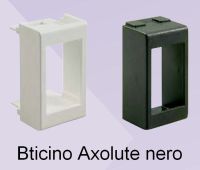 Marchio: PESS. Articolo: T.A.B.A.N.. TAPPI ADATTATORI PER INSERITORI UNIVERSALI. Bticino Axolute nero (confezione 3 pz.)