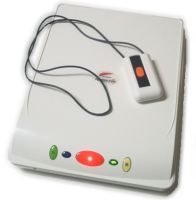 Marchio: SCANTRONIC. Articolo: HOMELINK EXTRA. Collegamenti standard alla linea telefonica e presa elettrica. Fornito con un telecomando a pendant 4601I-50. Trasmissione radio a 173.225MHz. Può operare senza l’uso del telefono utilizzando la funzione viva-voce integrata nell’apparecchiatura. Trasmissione vocale e/o digitale in Fast Format. Altoparlante / microfono aggiuntivi (unità 2080). Può essere programmato come funzione antifurto con riporto di allarme a distanza. Possibilità di registrazione e trasmissione di un messaggio vocale. Alimentazione 12 V utilizzando l’adattatore fornito con l’apparecchiatura. Dimensioni (l x a x p) 270x210x50 mm. Peso: 1,3 kg.