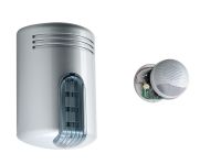 Marchio: VENITEM. Articolo: AS1PKIT1ACF. Kit Doge AS1/P Acciaio calotta rossa + ATX2/S + batt. Sirena Doge wireless, AUTOPROTETTA, BIDIREZIONALE, SUPERVISIONATA, con sistema antischiuma brevettato a doppia tecnologia contro i falsi allarmi, sistema antishock contro gli urti violenti e lampeggiante a led, sistema antiperforazione, compatibile con qualsiasi tipo di centrale filare e/o wireless. Funziona in abbinamento con il dispositivo rice-trasmittente bidirezionale ATX2/S (completo di sirena interna), capace di comandare fino ad 8 sirene Doge wireless. La sezione trasmittente gestisce 4 ingressi di comando: 2 ingressi allarme e 2 ingressi ON/OFF, da collegare alla centrale di allarme. La sezione ricevente consiste in un display a 7 segmenti, 3 led di segnalazione e 3 uscite logiche e consente di ricevere e gestire tutte le informazioni provenienti dalle sirene memorizzate. Attraverso il display è possibile identificare quale sirena ha segnalato un problema, mentre i 3 led consentono di visualizzare il tipo di anomalia presente sulle sirene: allarme tamper, mancata supervisione e basso livello batterie. Sono disponibili 2 uscite elettriche a collettore aperto e 1 a relè che si attivano in concomitanza dell’anomalia segnalata. Alimentata da pacchetto batterie 7,5 V alcaline SIZE “D” incluso. L’autonomia prevista è di due anni circa calcolando 4 operazioni di stato giornaliere e un allarme mensile. Tramite il dip-switch è possibile impostare: 4 suoni, 4 temporizzazioni, escludere o abilitare il riporto sonoro ON/OFF, impostarne l’intensità acustica, escludere o abilitare la segnalazione ON/OFF impianto.