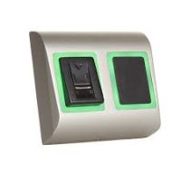 Marchio: ARITECH. Articolo: ACL800SUW-BSMF-S. Lettore biometrico a strisciamento con lettore di prossimità Mifare. Uscita Wiegandprogrammabile da 24 a 80 bits. Installazione a vista. 100 impronte. Legge Mifare Classic 1K &4K, Ultralight, DESFire. Installazione in interno e esterno (IP65). Led a tre colori. Programmabiletramite il software ACL800 BioManager. Struttura in alluminio. Colore Argento