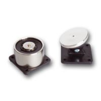 Marchio: COOPER. Articolo: 1330-CSA. Fermo elettromagnetico, montaggio a parete. Forza di tenuta 50Kg, senza pulsante di sblocco . 