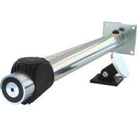 Marchio: NOTIFIER. Articolo: FG-450 (RIF90E). Fermo elettromagnetico con tubo distanziale e testa girevole dotato di piastra di ancoraggio con regolazione angolare. Pulsante per sblocco manuale. Protetto contro le inversioni di polarità. Tensione di funzionamento 24Vcc. Forza di tenuta di 50 Kg. Tubo distanziale regolabile tra 450 e 475mm. Dimensioni: 93mm x 89mm x 59,5mm.