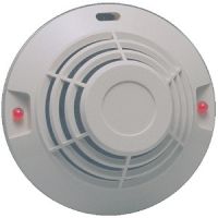 Marchio: NOTIFIER. Articolo: 5451 EIS. Il rivelatore termovelocimetrico a sicurezza intrinseca viene utilizzati in zone ad alto rischio caratterizzate dalla presenza effettiva o potenziale di alti livelli di gas o vapori esplosivi. Il rivelatore presenta circuiti con potenza limitata, eliminando in questo modo la possibilità di innesco in atmosfere esplosive. Il rivelatore presenta due LED per una visione a 360° del suo stato. Uscita per ripetizione allarmi. Necessita di barriera a sicurezza intrinseca. Certificato ATEX. Tensione di funzionamento da 15 a 32Vcc. Temperatura di funzionamento da -10 °C a + 60 °C. Umidità relativa (senza condensa) da 10% a 93%.