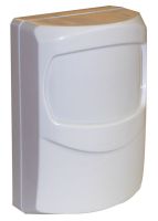 Marchio: DIAS. Articolo: DOUBLE-TEC. Il rivelatore di movimento per interno DOUBLE-TEC abbina le tecnologie della rilevazione passiva d’IR e delle microonde in un unico apparecchio. Un microprocessore con convertitore analogico-digitale controlla l’antimascheramento e analizza i 2 segnali così da avere un’elevata capacità di rilevazione con un’alta immunità ai falsi allarmi. 