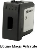 Marchio: DOMOTEC. Articolo: DLT40M. Bticino Magic scura. Gli attivatori DLT40 utilizzano il bus a 2 fili Domotec, grazie ai 4 LED di segnalazione forniscono una chiara informazione sullo stato dell’impianto. Il sistema di connessione con la chiave DCM02 è garantito per migliaia di inserzioni grazie alla particolare contattiera autopulente realizzata da Domotec per i suoi attivatori e chiavi. L’attivatore DLT40 è anche disponibile nella versione universale che permette l’impiego del medesimo attivatore su diverse serie di portafrutti e placche.Caratteristiche• Per : DCA40S, DCA77, DCB40S, DCP08Se schede DCM40U, DCM42U, DCM44U, DCM44U-N• Connessione su bus 2 fili • 4 LED di stato• Contattiera autopulente Domotec• Per chiave DCM02 (non compresa) 
