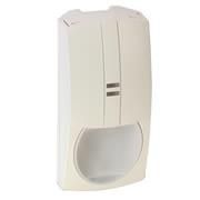 Marchio: HONEYWELL. Articolo: 033430.01. Sensori forniti con un' ottica di specchio ad alta qualità. La fornitura standard include uno specchio per la lente volumetrica. Se necessario, i rilevatori possono essere adattati per ottiche a lungo raggio o a tenda, con accessori disponibili separatamente. Auto-test. Il corretto funzionamento del rilevatore è controllato in cicli. Funzionalità Anti-Mask (solo rilevatori AM). Rilevazione oscuramento, spray o applicazione di nastro adesivo sull'ottica. FAI-logic (First alarm indication: Indicazione origine allarme) Il rilevatore dal quale parte per primo l'allarme può essere identificato con l'aiuto del LED. Tamper switch, massima protezione antiapertura e antirimozione Consumo corrente a Vnom=12 VCC: 0,6 mA Gamma tensioni operative: da 8,0 V a 15 V CCDimensioni L x A x P: 64 x 130 x 48 mm EN50131-1 Grado sicurezza II