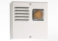 Marchio: VENITEM. Articolo: 20201627. Sirena autoalimentata a 13.8 Vdc con lampeggiante a led, sistema antischiuma-antishock. Coperchio esterno in acciaio inox. Rialto LSX INOX cal. Fumè.