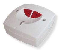 Marchio: VIMO. Articolo: C6PA2000. Pulsante antirapina elettronico multifunzione, 2 tasti, reset senza chiavi meccaniche, 2 uscite, temporizzazioni selezionabili e memoria. Tensione di alimentazione da11Vcc a 15Vcc. Corrente assorbita 10mA @12Vcc. Relè di allarme 1 scambio, 1NC 1A 125Vca 2A 30Vcc. Dimensioni 85x85x39mm.