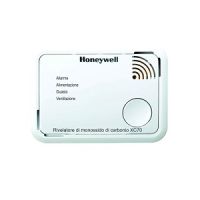 Marchio: NOTIFIER. Articolo: XC70-IT. Sensore di CO a batteria per l'uso nelle abitazioni residenziali. Cella elettrochimica Ecosure. Custodia sigillata per la protezione dalle condizioni ambientali avverse. Memoria allarmi, Registratore eventi, Preallarme opzionale, Modalità monitoraggio di bassi livelli, Segnale di fine durata operativa, 7 anni di vita utile e garanzia,  Batteria sigillata, Bloccaggio automatico alla piastra di montaggio – rimovibile solo con un utensile (cacciavite), Uscita allarme acustico penetrante, Silenziamento di allarmi e guasti. Temperatura da -10°C a +45°C, Umidità 25-95% di umidità relativa (senza condensa) - adatto anche per ambienti umidi quali stanze da bagno. Grado di protezione IP44. Dimensioni 100 x 72 x 36 mm, Peso 135 g