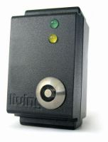 Marchio: COMBIVOX. Articolo: INSERITORE LIVING PER CENTRALE EVA. Inseritore Living a chiave elettronica per centrale Eva. Bus dedicato, lunghezza max consigliata 100 m. 2 led di colore diverso (verde, giallo) per la parzializzazione di 2 aree di inserimento.  