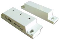 Marchio: DIAS. Articolo: DC2541HS. ALTA SICUREZZA - 2 contatti N.C. e manomissione ad alta sicurezza, 4 conduttori da 0.32 mm2 , lunghezza m 1.80, uscita cavi centrale, portata da mm 11 a 22. Dimensioni come DC2541WG. Colore bianco.