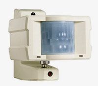 Marchio: ELKRON. Articolo: IM29CPU. Rivelatore a doppia tecnologia equipaggiato con con lente di FresnelPortata globale: 13/25 m programmabileCopertura microonda: 70° orizzontale, 70° verticaleZone sensibili: 20 zone su 3 pianiFrequenza portante: in accordo con le frequenze nazionaliFunzione Autoequalizer: soglie MW variabili in rapporto al rumore ambientaleSensibilità sezione microonda: regolabile in 4 stepSensibilità sezione infrarosso: regolabile in 2 stepMemoria allarme: di serieFunzionamento: AND. Led di segnalazione: Separati per sezioneTensione di alimentazione: 10,5 ÷ 14 VdcAssorbimento: 32 mA a riposoDimensioni senza supporto: 100 x 95 x 60 mm