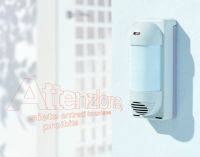 Marchio: OPTEX. Articolo: VX-402REC. Come rivelatore VX-402, ma con altoparlante incorporato per rilasciare due messaggi liberamente registrabili dall’installatore, secondo 4 modalità operative (inserito/disinserito, giornootte, rilevazione sequenziale, rilevazione direzionale).