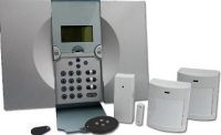 Marchio: SCANTRONIC. Articolo: 07510REUR-52. KIT radio composto da centrale + telecomando + 2 rilevatori IR + TX contatto doppio ingresso (bianco) + TAG + batterie per tutti i dispositivi. Centrale radio a 32 zone (frequenza 868MHz in banda stretta + 2 zone cablate (doppio bilanciamento), 4 aree ognuna con totale e perimetrale. Gestisce 50 codici utente e 16 telecomandi 4 tasti, memoria 250 eventi, display e menu' grafici con assistenza vocale, lettore di prossimità integrato, funzione memo vocali, 2 uscite relè,combinatore telefonico digitale e, sintesi vocale, modem per telegestione remota, possibilità di interazione tramite telefono a toni DTMF. Porta USB per collegamento PC locale. Sirena interna, altoparlante e microfono incorporati. Alimentazione 220Vca. 