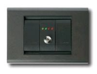 Marchio: ARMAS. Articolo: LIV INT. Lettore anti-vandalo per chiavi elettroniche in frutto Living International, nero o bianco. 5 LED liberi a disposizione dell'utente. Bussola centrale impregnata in resina, IP 67.