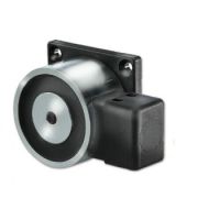 Marchio: ARITECH. Articolo: FE235. Elettromagnete montato su base metallica quadrata completo di controplacca fissa. Alimentazione a 24Vcc con forza di tenuta di 400N ed assorbimento di 1,6 W. Protezione IP42. Certificato EN1155