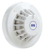 Marchio: COOPER. Articolo: CAH330. Rivelatore termico per applicazioni non indicate ad un normale rivelatore ottico di fumo per la cospicua presenza di polvere o fumo. In grado di rilevare sia temperature prefissate da programmazione, sia l’incremento della stessa in un intervallo di tempo determinato. Le modalità di funzionamento programmabile direttamente dalla centrale sono: Termovelocimetrico con soglia massima a 60° - temperatura fissa a 77° - temperatura fissa a 90°. Circuito isolatore integrato ed autoindirizzamento dalla centrale (soft addressing). Led con visibilità a 360° per segnalare una condizione di allarme o programmabile con lampeggi per indicare la comunicazione con la centrale o con modalità sempre spento. Area copertura: 50 mq. Indicazione allarme: Led visibilità a 360°. Compatibilità con tutte le centrali Cooper Fire. Indirizzamento: Soft Addressing. Principio di rilevamento: Termistore a coefficiente negativo. Alimentazione: 18-30 Vcc. Grado di Protezione IP40. Omologazione EN54-5 – EN54-17 