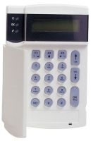 Marchio: ARITECH. Articolo: CS5500. Tastiera di comando avanzata LCD 2x16 caratteri retroilluminata fluo per centrali serie Comfort. Visualizzazione su led di Presenza rete, Pronto ed Allarme. Visualizzazione su LCD dello stato dell'impianto con nomi delle zone, aree ed Utenti, Tre tasti funzione programmabili. Programmazione semplificata tramite menù ad albero. Assorbimento 7mA in standby, 100mA in allarme. Certificata IMQ Allarme II Livello (se usata con centrali Comfort serie S10) 