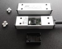 Marchio: DIERRE. Articolo: DRMT-1002. Marchio: DIERRE. Articolo: DRMT-1002. Contatto magnetico alta sicurezza a doppio bilanciamento magnetico per montaggio a superficie. Corpo in alluminio. Finestrella e morsettiera estraibile per inserimento resistenze di fine linea. Tappi coprivite antisvitamento e guaina spiralata in acciaio ricoperta in gomma nera inclusi. Tamper antiasportazione.