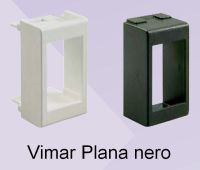 Marchio: PESS. Articolo: T.A.V.P.N.. TAPPI ADATTATORI PER INSERITORI UNIVERSALI. Vimar Plana nero (confezione 10 pz.)