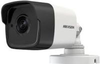 Marchio: HIKVISION. Articolo: DS-2CE16D7T-IT5. Telecamera Bullet Turbo HD-TVI 10800P di tipo Day&Night con filtro IR meccanico, WDR 120dB, in contenitore per esterno IP66, illuminatore IR integrato EXIR sino a 80m, sensore CMOS a scansione progressiva 1/3Ó, sensibilit 0.01 Lux F1.2, 0.014 Lux F1.4 con AGC attivo, ottica fissa 8mm. Supporta DNR, Eclipse, Slow Shutter, Mirror, Defog, Defect Pixel Correction, dati Up to Coax con protocollo Pelco-C. Completa di staffa regolabile su tre assi, uscita video CVBS e HD-TVI, alimentazione 12Vdc 5W, temperatura di esercizio da -20¡C a +60¡C.