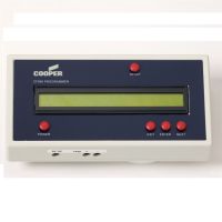 Marchio: COOPER. Articolo: CF800PROG. Programmatore manuale per indirizzare i dispositivi Cooper Fire. Il programmatore è in grado di leggere, scrivere e eliminare gli indirizzi di tutti i dispositivi Cooper Fire.