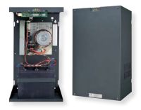 Marchio: VIMO. Articolo: ALSCD276V26EN. Le stazioni di alimentazione ALSCC276V50EN e ALSCC276V26EN sono progettate in conformità alla Norma Europea EN54-4:2007. Corrente d’uscita potenziata rispetto ai modelli precedenti e funzioni di segnalazione ed allarme innovative, i requisiti dell’allegato A2 portano a dover garantire nuove funzionalità comprendenti un continuo controllo dello stato della batteria in termini di tensione d’uscita, stato di carica ed efficienza. Le nuove stazioni si avvalgono di 2 microcontrollori per garantire queste funzioni con la massima affidabilità. In particolare il sistema e in grado di riconoscere lo stato di solfatazione della batteria generando un allarme per resistenza interna superiore a 0,73 Ω. La tecnologia lineare contribuisce a rendere questo alimentatore estremamente affidabile e a limitare al minimo la presenza di disturbi elettromagnetici. Norme di riferimento: EN54-4, EN60950-1, EN50130-4, EN61000-6-3; in conformità alle direttive: 89/106/CEE, 2006/95/CE, 2004/108/CE. 550x260x200 mm. Batterie alloggiabili 2x42Ah o 2x27Ah. Corrente totale 2,6 A. Tensione di ingresso 230Vca -15% + 10%. Tensione di uscita 27,6Vcc +/- 0,5% @20°C.