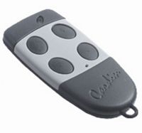 Marchio: CARDIN. Articolo: TXQ449400. Trasmettitore a 4 funzioni. Portata 100-150m. Caratteristiche tecniche come TRQ449200. 