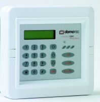 Marchio: DOMOTEC. Articolo: COSMO-GSM evolution. I combinatori COSMO GSM evolution sono il risultato di anni di esperienza Domotec nel campo dei combinatori telefonici per sistemi di sicurezza, con alle spalle l’esperienza di molte migliaia di prodotti installati i combinatori cosmo si sono evoluti nella attuali versioni del COSMO evolution e COSMO-50. Grazie alla dimostrata affidabilità, alle prestazioni ed al competitivo rapporto qualità-prezzo i combinatori telefonici Domotec sono un sicuro punto di riferimento del settore.Caratteristiche• PSTN e/o rete GSM dual band• Tastiera alfanumerica con tasti funzione• Display alfanumerico 16 caratteri x 2 righe • Visualizzazione intensità campo su display• LED per power ON, guasto/anomalia, in trasmissione • 8 numeri in uscita memorizzabili e associabilia chiamate vocali/SMS/digitali con gestione priorità• 7 messaggi vocali indipendenti: 4 associabili agliingressi, 1 tensione bassa centrale/mancanza rete,1 di attesa nelle pause, 1 comune a tutti gli ingressiinviato in coda a tutti. • 3 numeri programmabili entranti anche diversidagli 8 in uscita, con possibilità verifica caller ID.• Messaggi SMS di avviso per: stato in vita, allarme/ripristino allarme,credito residuo, impianto inserito/disinserito, mancanza e ritorno rete alimentazione centrale, tensione bassa al combinatore.• Stop allarme da GSM/telefono fisso su chiamata con comandi DTMFlocalmente con ingresso di blocco o da tastiera.• 5 ingressi: 3 di allarme + 1 configurabile allarme o mancanza rete + 1 di blocco/abilitazione combinatore• 3 uscite: 2 comandabili da remoto con SMSo comandi DTMF, 1 automatica di guasto/anomalia che si attiva per mancanza campo, mancanza rete, guasto ecc.• Orologio programmabile, calendario e gestioneanno bisestile• 253 eventi memorizzabili con data e ora evento• Tamper antiapertura • Filtro di protezione sovratensioni su connessione PSTN • Tensione nominale 13,8 Vcc (10/14,5 Vcc)• Dimensioni 176 x 166 x 57 mm• Conformità R&TTE 1999/5/CE; CTR21;EMC 2004/108/CE; BT2006/95/CE