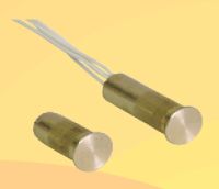 Marchio: DOMOTEC. Articolo: DMM01. Contatto magnetico cilindrico incasso.• In ottone naturale • Magnete cilindrico• D max 12 mm• Contatto reed NC (a magnete vicino)100Vcc/1A/10W• 4 fili (2 contatto + 2 loop tamper) L 30 cm• Adatto per infissi in legno, plastica, alluminio• IP65 • -25/+70°C• IMQ 1° livello installazione per esterno