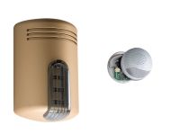 Marchio: VENITEM. Articolo: AS1KIT1BRF. Kit Doge AS1 Bronzo calotta fumè + ATX2/S + batt. Sirena Doge wireless, AUTOPROTETTA, BIDIREZIONALE, SUPERVISIONATA, con sistema antischiuma brevettato a doppia tecnologia contro i falsi allarmi, sistema antishock contro gli urti violenti e lampeggiante a led, compatibile con qualsiasi tipo di centrale filare e/o wireless. Funziona in abbinamento con il dispositivo rice-trasmittente bidirezionale ATX2/S (completo di sirena interna), capace di comandare fino ad 8 sirene Doge wireless. La sezione trasmittente gestisce 4 ingressi di comando: 2 ingressi allarme e 2 ingressi ON/OFF, da collegare alla centrale di allarme. La sezione ricevente consiste in un display a 7 segmenti, 3 led di segnalazione e 3 uscite logiche e consente di ricevere e gestire tutte le informazioni provenienti dalle sirene memorizzate. Attraverso il display è possibile identificare quale sirena ha segnalato un problema, mentre i 3 led consentono di visualizzare il tipo di anomalia presente sulle sirene: allarme tamper, mancata supervisione e basso livello batterie. Sono disponibili 2 uscite elettriche a collettore aperto e 1 a relè che si attivano in concomitanza dell’anomalia segnalata. Alimentata da pacchetto batterie 7,5 V alcaline SIZE “D” incluso. L’autonomia prevista è di due anni circa calcolando 4 operazioni di stato giornaliere e un allarme mensile. Tramite il dip-switch è possibile impostare: 4 suoni, 4 temporizzazioni, escludere o abilitare il riporto sonoro ON/OFF, impostarne l’intensità acustica, escludere o abilitare la segnalazione ON/OFF impianto.