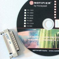 Marchio: NOTIFIER. Articolo: UPDL8000 (PK8000F). Kit di software di configurazione della centrale tramite PC per sistemi AM-8000.
