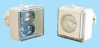 Marchio: SETRONIC. Articolo: ECO. Rilevatore Lineare di Fumo compatto a riflessione. Design accattivante e dimensioni compatte. Installazione veloce. Unità trasmittente-ricevente  e unità riflettente.  Supporto orientabile di nuova concezione. Alimentazione in corrente continua a 12V o 24V senza commutazione. Distanza operativa fino a 80m.  RAL 1013 bianco perla (Ral differenti a richiesta).