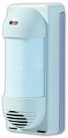 Marchio: ARITECH. Articolo: VX-402. Rivelatore PIR da esterno a doppio fascio, 14 zone di rilevazione regolabili, alta immunità ai falsi, regolazione sensibilità e conteggio impulsi, portata regolabile fino a 12x12mt con apertura selezionabile sino a 90°. Custodia IP54.